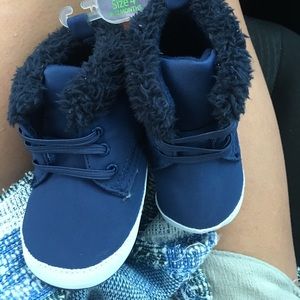 Baby shoes size 4 9-12months